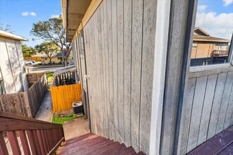 6118 Hidden Cove in Corpus Christi, TX - Building Photo - Building Photo