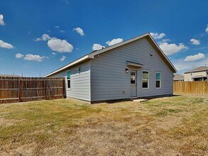 3342 Kornberg Dr in Converse, TX - Building Photo - Building Photo