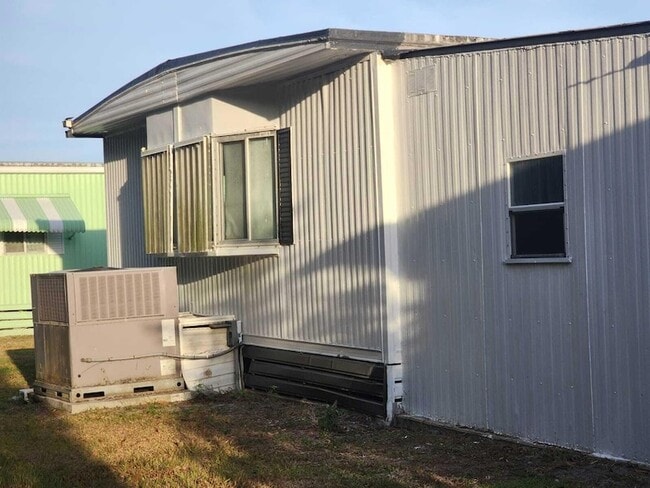 property at 14 Novedades