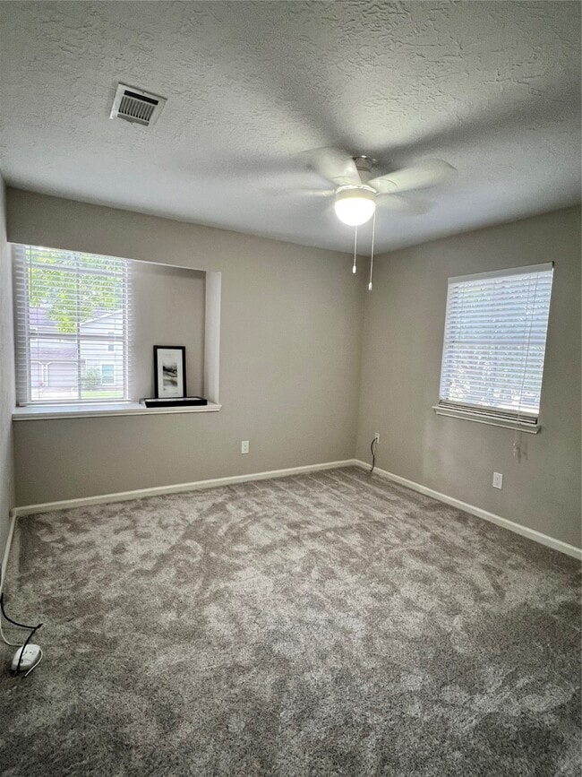 property at 5 Spurwood Ct