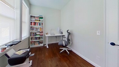 2016 Commonwealth Ave, Unit 4 in Boston, MA - Building Photo - Building Photo