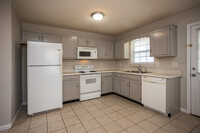 The Villages at Fort Town Apartments in Fort Oglethorpe, GA - Building Photo - Interior Photo