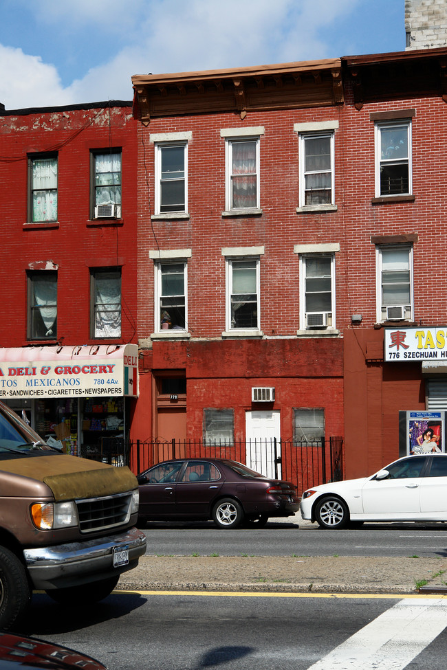 778 4th Ave in Brooklyn, NY - Foto de edificio - Building Photo