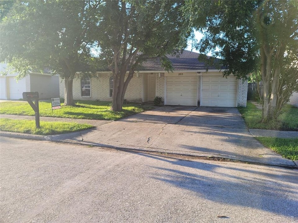 2715 Spring Canyon Ct Photo