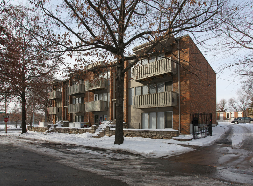 Hyde Park Place Apartments in Kansas City, MO - Building Photo