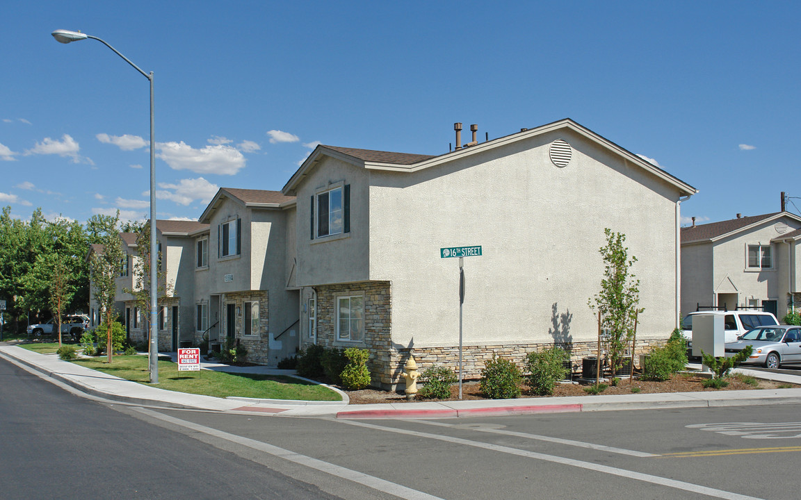 Prater Way in Sparks, NV - Foto de edificio