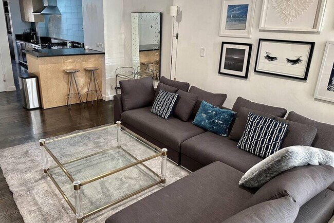 323 E 51st St-Unit -ID1023421P in New York, NY - Building Photo - Building Photo