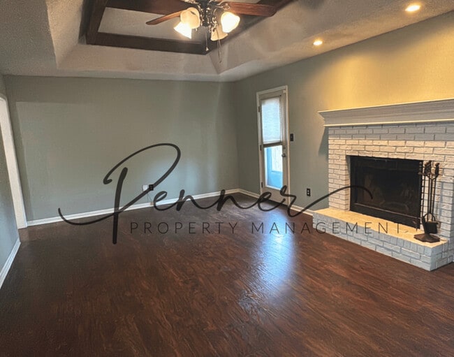 1100 NW Oakridge Dr in Blue Springs, MO - Building Photo - Building Photo