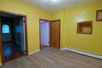 53 E 21st St in Bayonne, NJ - Building Photo - Building Photo