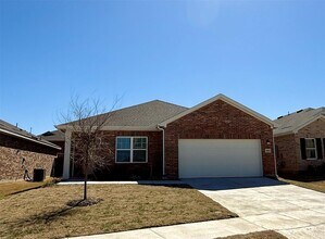 1416 Hamilton St in Howe, TX - Building Photo - Building Photo