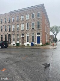 1833 W Lexington St photo'