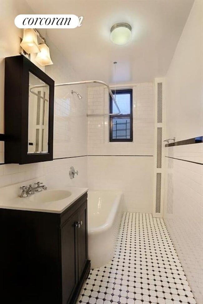 779 Riverside Dr in New York, NY - Building Photo - Building Photo