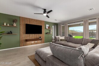 18549 W Seldon Ln in Waddell, AZ - Building Photo - Building Photo