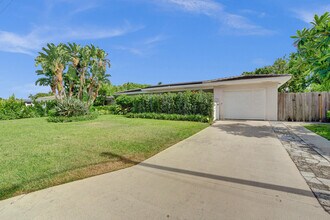 246 NE 30th St in Boca Raton, FL - Building Photo - Building Photo