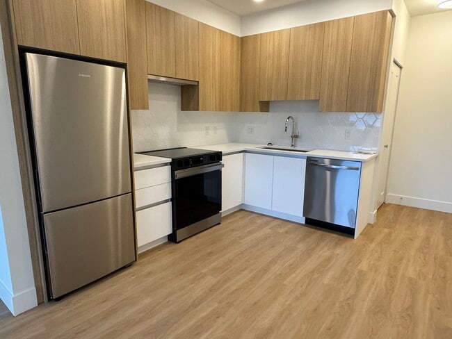 11907 223 St in Maple Ridge, BC - Building Photo - Building Photo