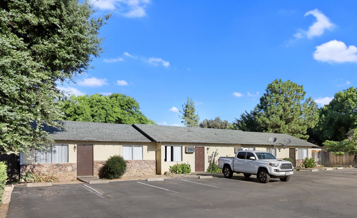 Lincoln Family Apartments in Modesto, CA - Building Photo