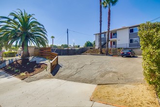 4985 Comanche Dr in La Mesa, CA - Building Photo - Building Photo