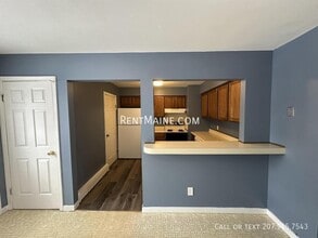 114 Main Rd S, Unit Apt E in Hampden, ME - Building Photo - Building Photo