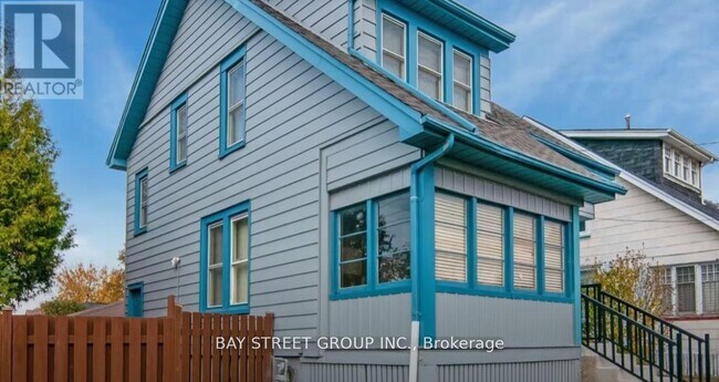 92 Nelson St W in Brampton, ON - Building Photo - Building Photo