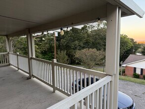 212 White Oak St in Rossville, GA - Foto de edificio - Building Photo