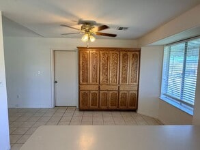 22120 McCarthy Dr in Tehachapi, CA - Building Photo - Building Photo