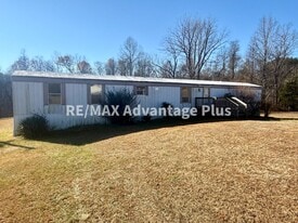 172 Jenkins Dr in Rice, VA - Building Photo