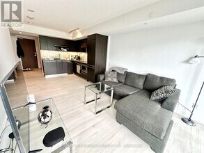 70-670 Queens Wharf Rd in Toronto, ON - Building Photo - Building Photo