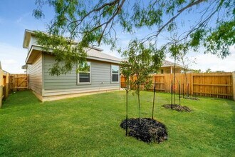 10431 Green Branch in San Antonio, TX - Foto de edificio - Building Photo