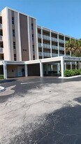 8735 Ramblewood Dr in Coral Springs, FL - Building Photo