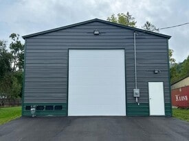 139 3rd St, Unit 2 in Shady Spring, WV - Building Photo