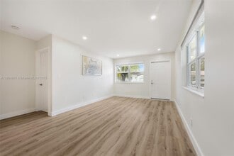 3101 SW 19th St in Miami, FL - Building Photo - Building Photo