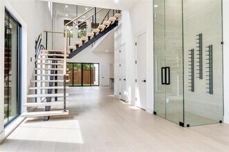 4218 Bonham St in Dallas, TX - Building Photo - Building Photo
