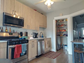 3703 N Racine Ave, Unit 1F in Chicago, IL - Foto de edificio - Building Photo