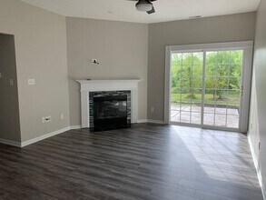 17733 Cedarbrook Dr in Westfield, IN - Foto de edificio - Building Photo