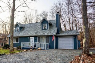 130 Safro Ct in Pocono Lake, PA - Building Photo
