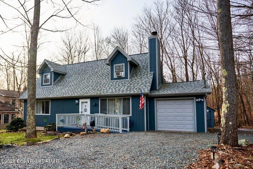 130 Safro Ct in Pocono Lake, PA - Building Photo