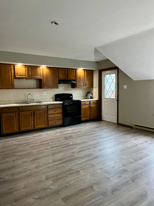 302 Iron Alley in Slatington, PA - Building Photo - Building Photo