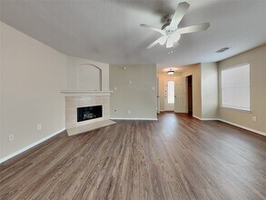 18798 Prairie Larkspur Dr in Houston, TX - Foto de edificio - Building Photo