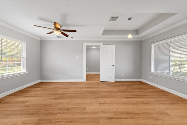 property at 1941 Lynnview Dr