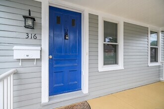 316 Reef Rd in Fairfield, CT - Building Photo - Building Photo