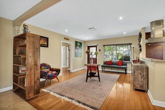 525 Loretto Ave in Coral Gables, FL - Building Photo - Building Photo