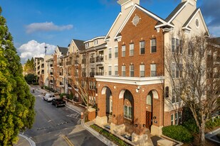Madison Square at Dunwoody in Atlanta, GA - Building Photo