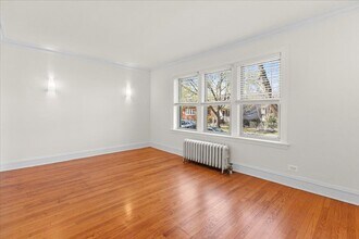 1735 W Thorndale Ave in Chicago, IL - Foto de edificio - Building Photo