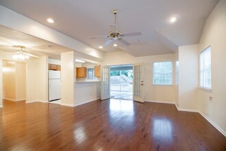 1203 Lovett St in Tomball, TX - Building Photo - Building Photo