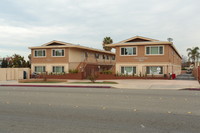 Edward Arms Apartments in Chula Vista, CA - Foto de edificio - Building Photo