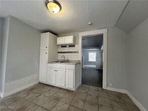 3233 W 94th St in Cleveland, OH - Building Photo - Building Photo