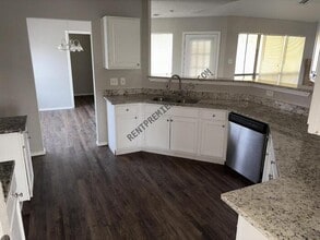 5047 Hollow Ridge Rd in Dallas, TX - Building Photo - Building Photo