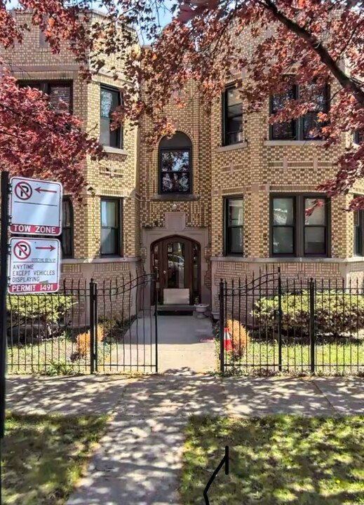 5347 W George St in Chicago, IL - Building Photo
