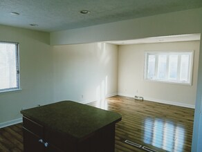 10636 Nicholas St in Omaha, NE - Building Photo - Building Photo