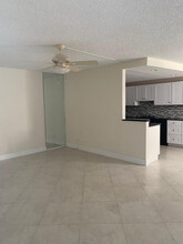 583 Normandy M in Delray Beach, FL - Building Photo - Building Photo